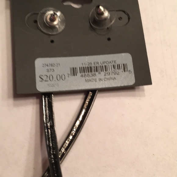 NWT Guess black metal spike post back earrings - Picture 3 of 3